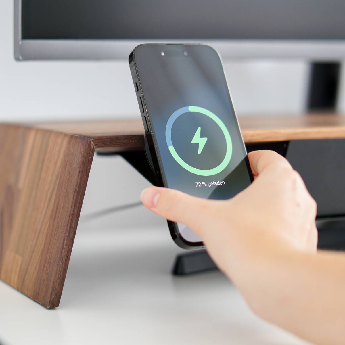 KOMFORTABLES, KABELLOSES LADEN: Verlasse deinen Arbeitsplatzimmer mit vollem Akku