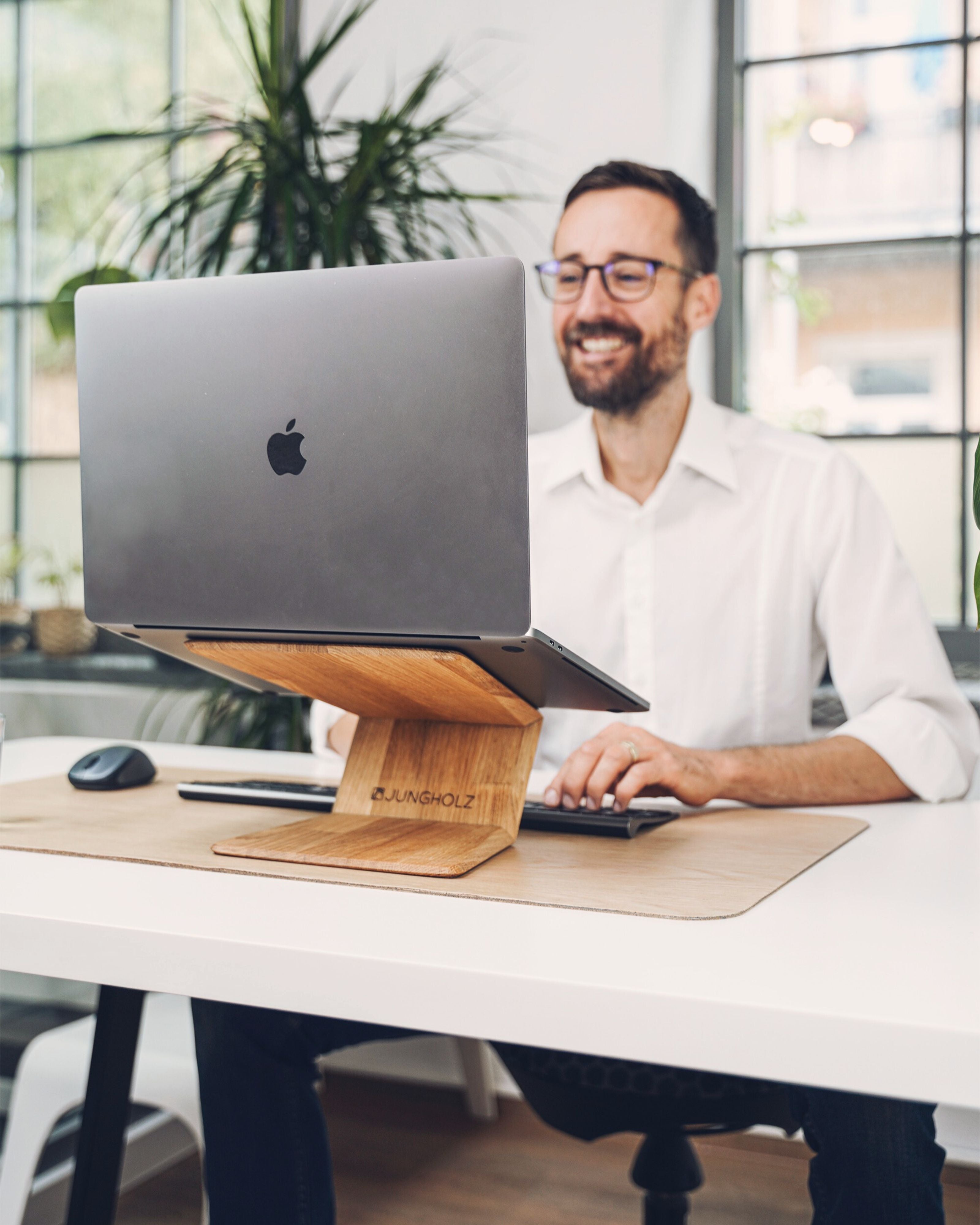 Laptopständer aus Massivholz
