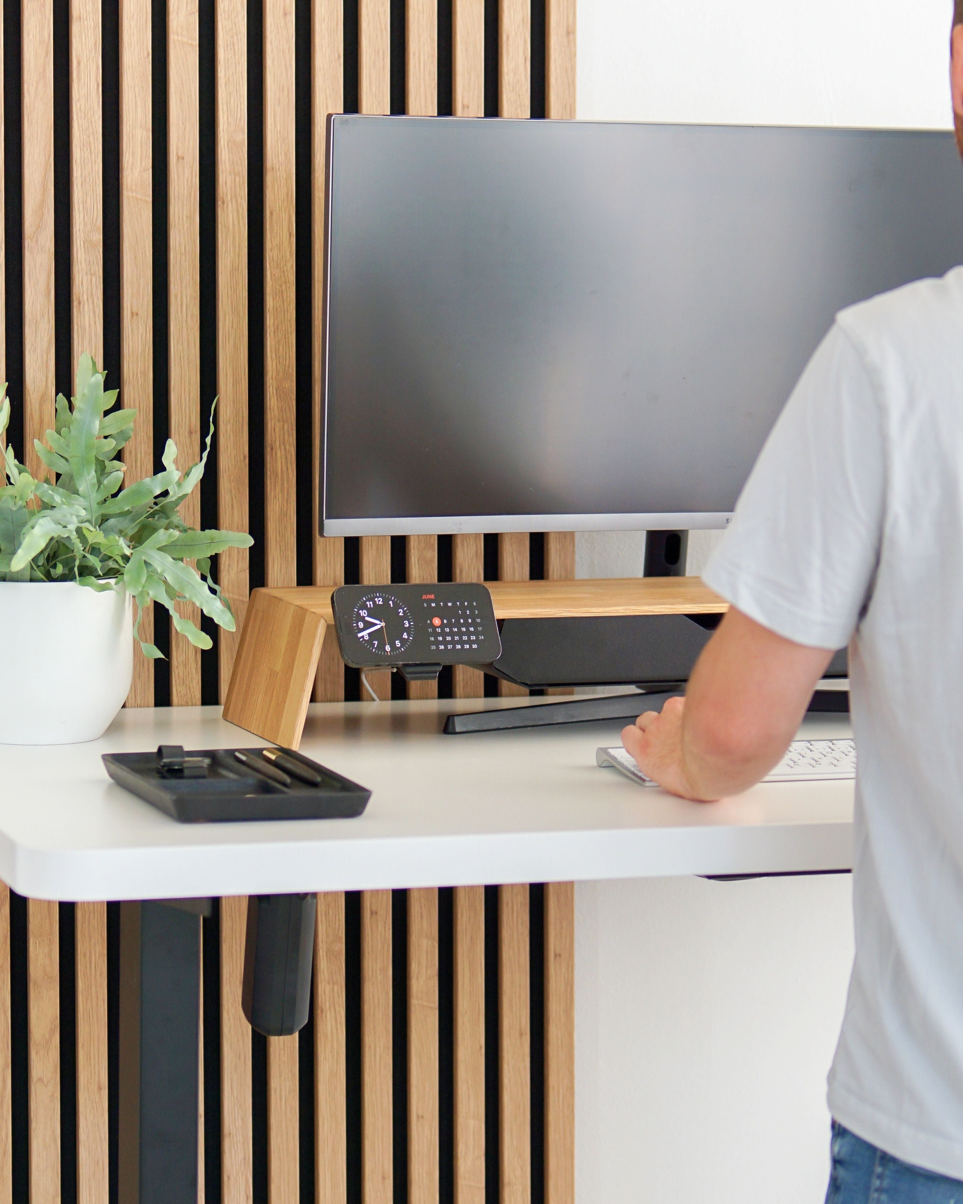 Monitorerhöhung aus Massivholz