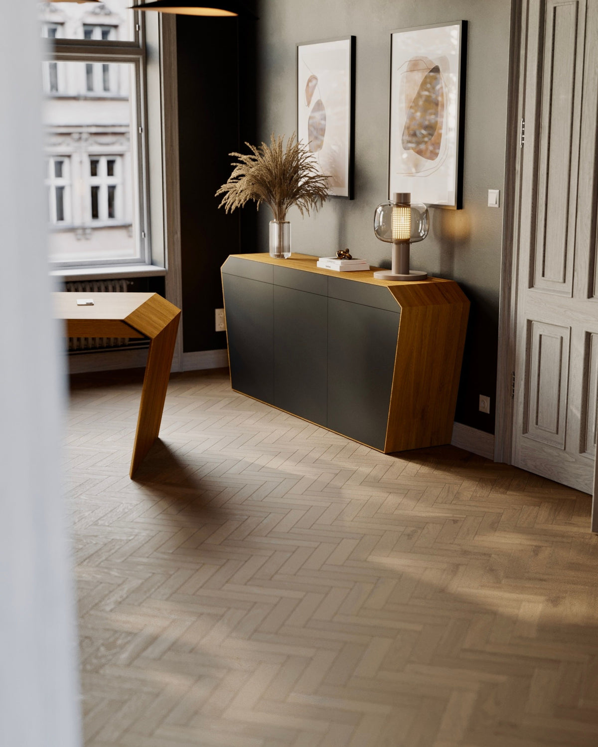 EDELHOLZ StudioPURE Sideboard in Eiche mit anthrazitfarbenen Fronten im Altbau-Büro mit Fischgrät-Parkett und Pampasgras