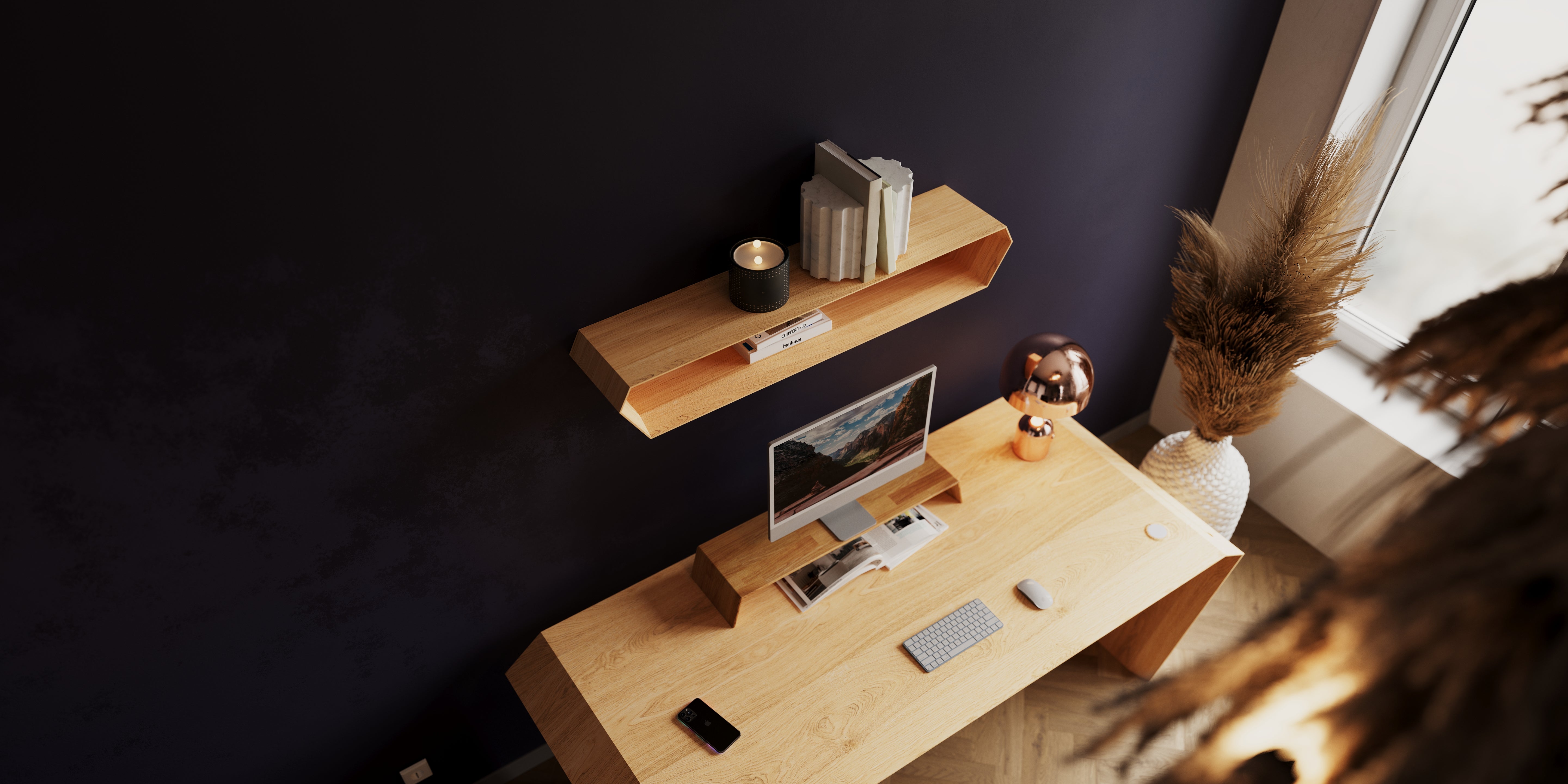 EDELHOLZ DeskPURE und ShelfPURE in Eiche im dunklen Home Office von oben mit iMac, Kupferlampe und Pampasgras