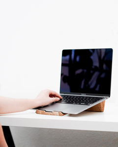 Laptopständer aus Massivholz
