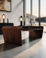 EDELHOLZ DeskPRO Schreibtisch in Deep Walnut, Blick von hinten unter die Tischplatte auf das integrierte Kabelmanagement [finish:deep-walnut]