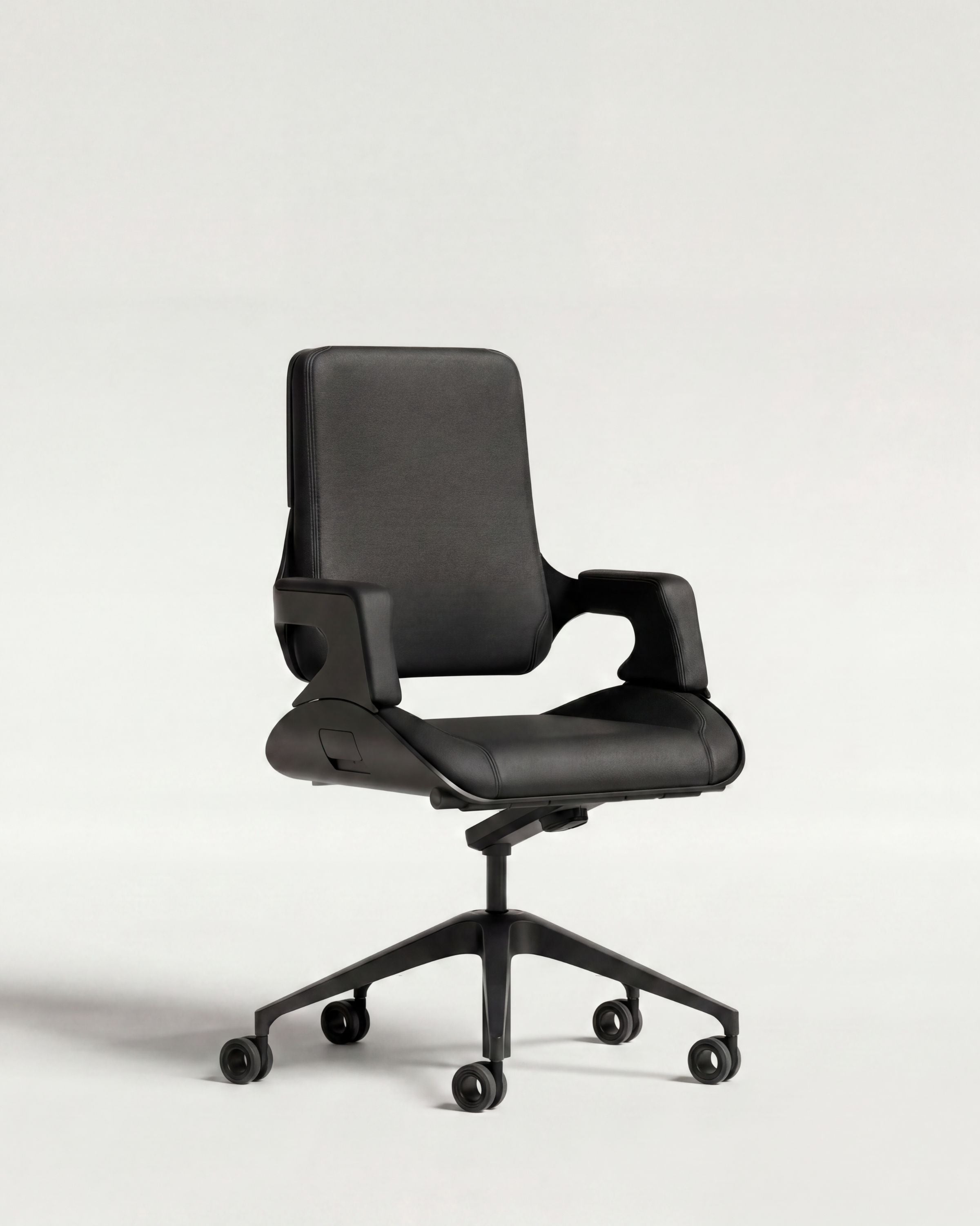 Interstuhl Silver — Chefsessel in Echtleder