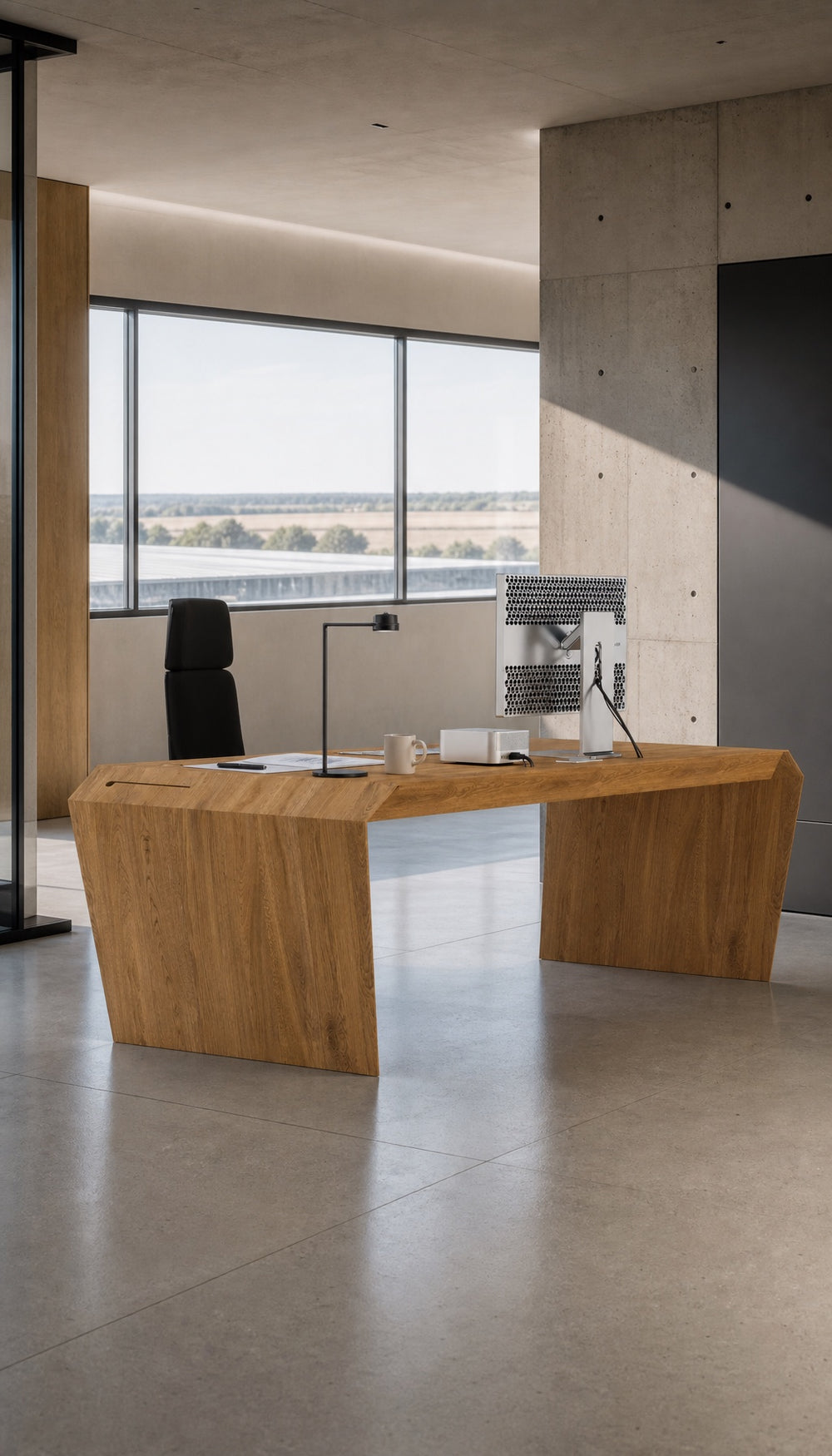 EDELHOLZ DeskPRO Schreibtisch 220x100 in Golden Timber (helle Eiche) im lichten Buero mit Sichtbeton und Fensterband, Tageslicht