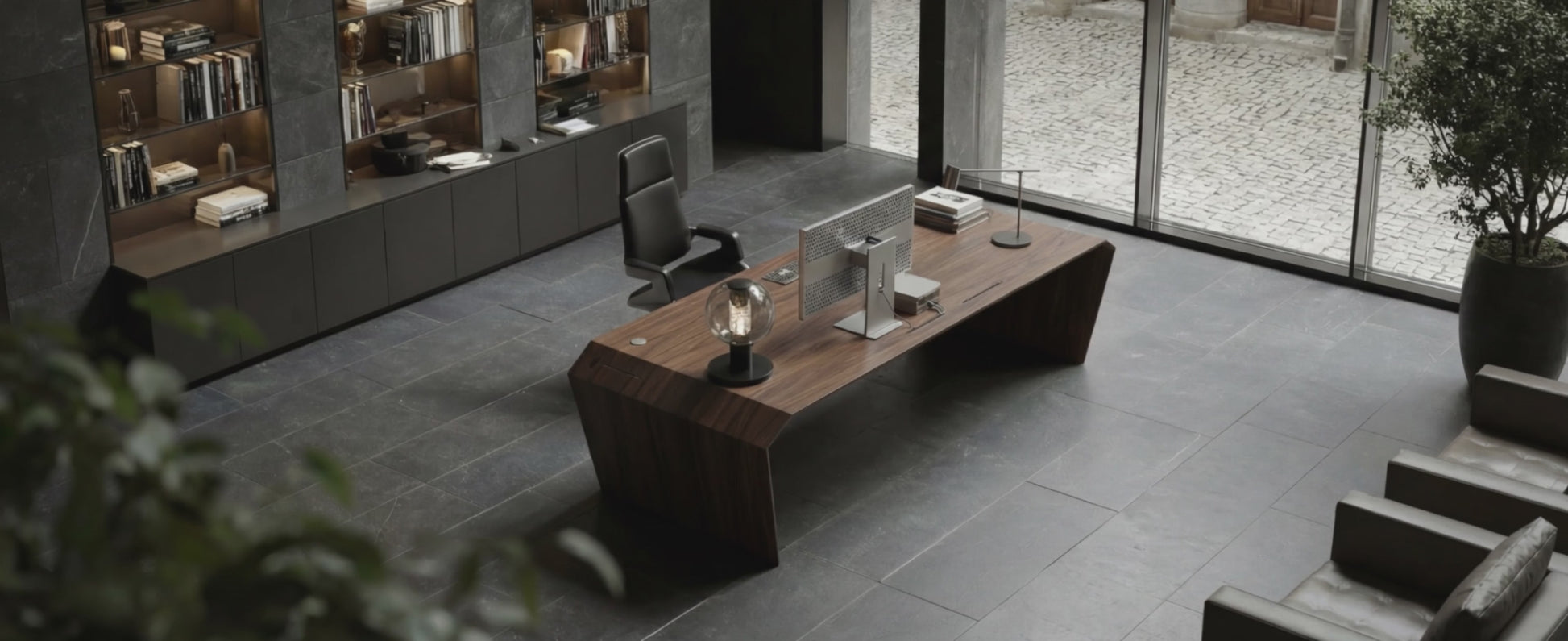 Hero-Video von EDELHOLZ – maßgefertigte Designer-Schreibtische aus Massivholz